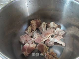 鹌鹑蛋百叶结牛腩煲的做法步骤：2