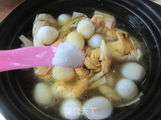 鹌鹑蛋百叶结牛腩煲的做法步骤：9