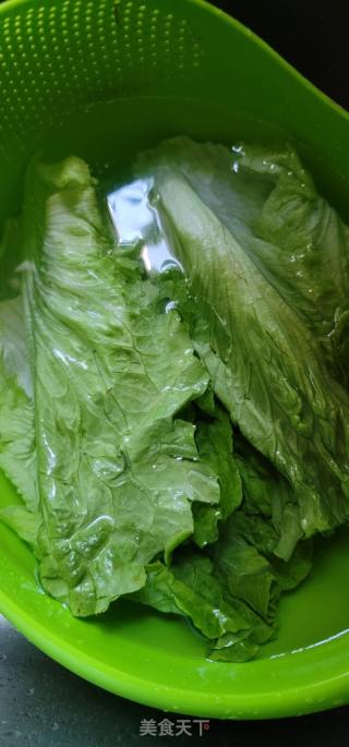 鳗鱼丸香菇生菜汤的做法步骤：1