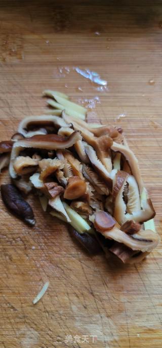 鳗鱼丸香菇生菜汤的做法步骤：3