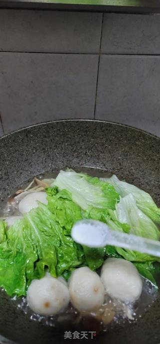 鳗鱼丸香菇生菜汤的做法步骤：9