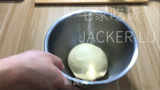 奶酥吐司，绵软拉丝口感如云朵一般，甜蜜奶酥，让整体风味更上一层。的做法步骤：6