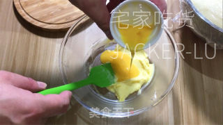 奶酥吐司，绵软拉丝口感如云朵一般，甜蜜奶酥，让整体风味更上一层。的做法步骤：9