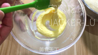奶酥吐司，绵软拉丝口感如云朵一般，甜蜜奶酥，让整体风味更上一层。的做法步骤：12