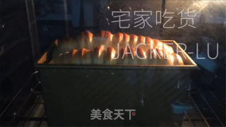 奶酥吐司，绵软拉丝口感如云朵一般，甜蜜奶酥，让整体风味更上一层。的做法步骤：22
