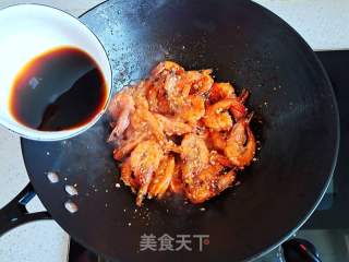 青椒焖虾的做法步骤：7