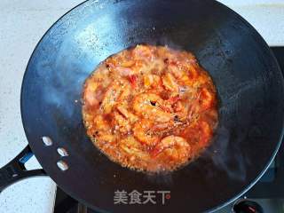 青椒焖虾的做法步骤：8