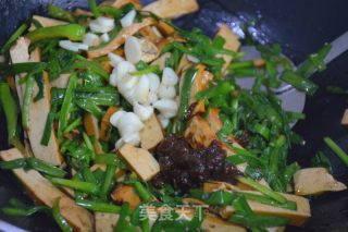 韭菜炒豆干的做法步骤：7
