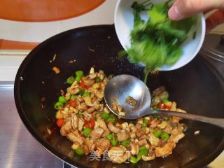 蒜子烧肥肠的做法步骤：17