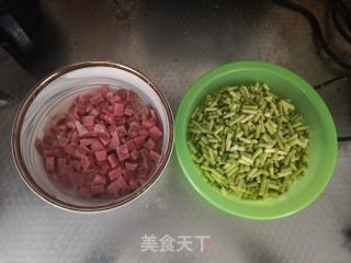 蒜苔炒肉的做法步骤：3