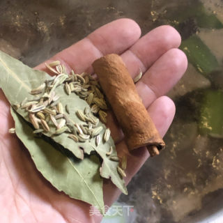 小油菜土豆焖五花肉的做法步骤：7