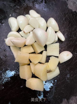 砂锅焗排骨虾仁的做法步骤：6