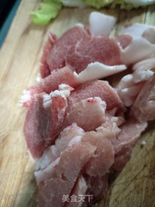猪肉白菜炒香菇的做法步骤：4