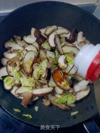 猪肉白菜炒香菇的做法步骤：9