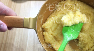 奶香椰蓉面包卷，一次发酵，易出膜超蓬松，浓浓椰香和奶香味。的做法步骤：4