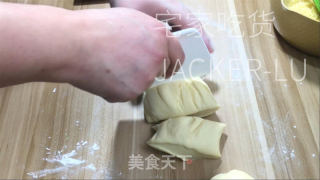 奶香椰蓉面包卷，一次发酵，易出膜超蓬松，浓浓椰香和奶香味。的做法步骤：9
