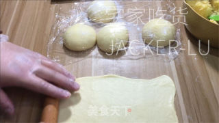 奶香椰蓉面包卷，一次发酵，易出膜超蓬松，浓浓椰香和奶香味。的做法步骤：12