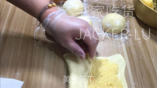 奶香椰蓉面包卷，一次发酵，易出膜超蓬松，浓浓椰香和奶香味。的做法步骤：14