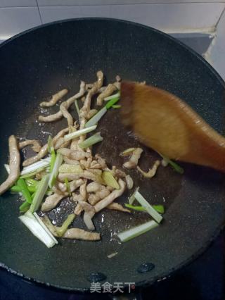 香菜梗炒土豆丝的做法步骤：9