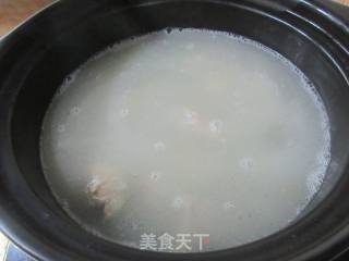 蛋饺油豆腐排骨煲的做法步骤：7