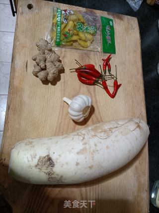泡椒萝卜的做法步骤：1