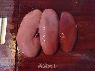 麻辣水煮腰花的做法步骤：2
