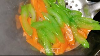 虾仁时蔬的做法步骤：5