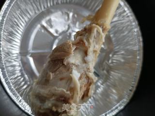 苏子叶卷烤羊腿的做法步骤：2