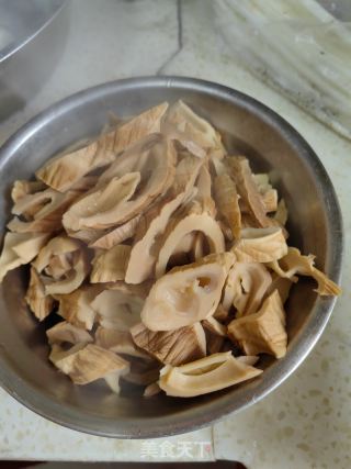 笋子烧牛排的做法步骤：4