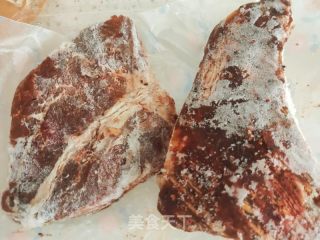 香菇牛肉酱的做法步骤：1