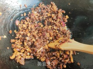 香菇牛肉酱的做法步骤：9