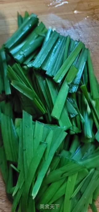 韭菜炒黄豆芽的做法步骤：3