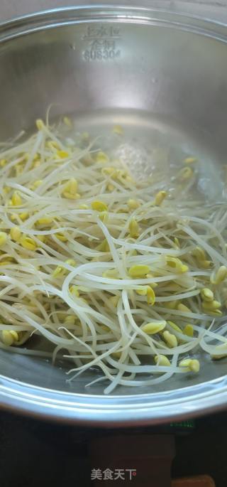 韭菜炒黄豆芽的做法步骤：5