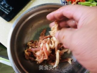 蒜苔红椒过油肉的做法步骤：3