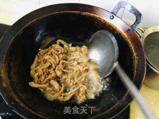 蒜苔红椒过油肉的做法步骤：5