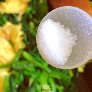 菠菜炒鸡蛋的做法步骤：9