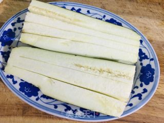 蒜蓉辣酱蒸茄子粉丝的做法步骤：2