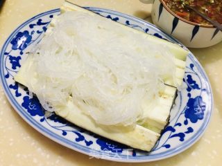 蒜蓉辣酱蒸茄子粉丝的做法步骤：4