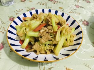 有机菜花炒肉片的做法步骤：9