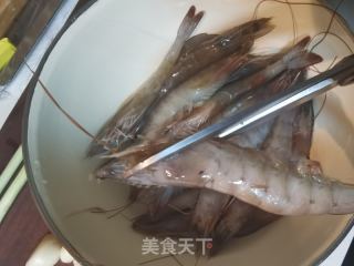 干煎虾的做法步骤：2