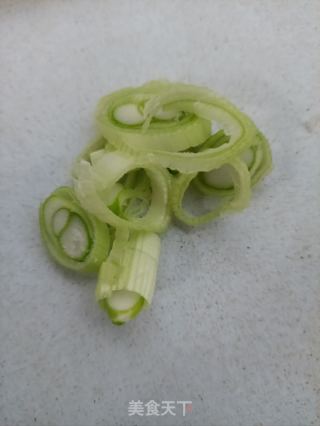 虾仁海参拌西生菜的做法步骤：3