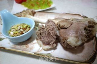 老虎菜拌羊肉的做法步骤：1