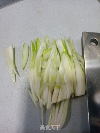 老虎菜拌羊肉的做法步骤：2