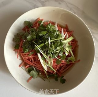 炝拌红萝卜丝的做法步骤：6