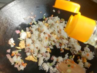 五彩炒饭的做法步骤：8