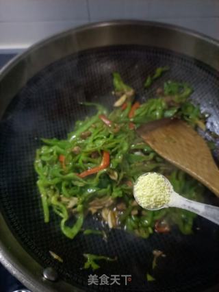 肉丝炒薄皮椒的做法步骤：13