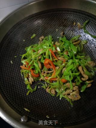 肉丝炒薄皮椒的做法步骤：14