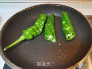 擂椒皮蛋的做法步骤：1