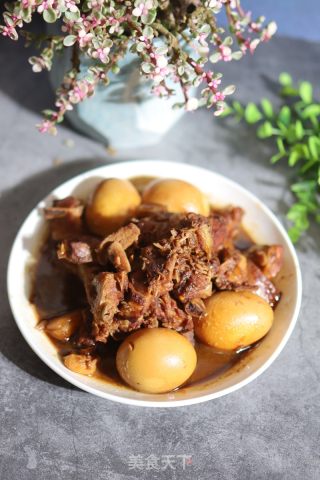 排骨烧鸡蛋的做法