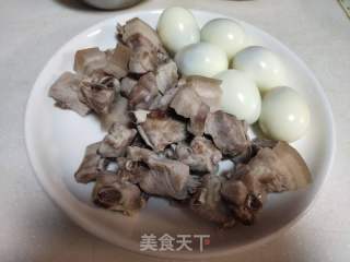 排骨烧鸡蛋的做法步骤：1